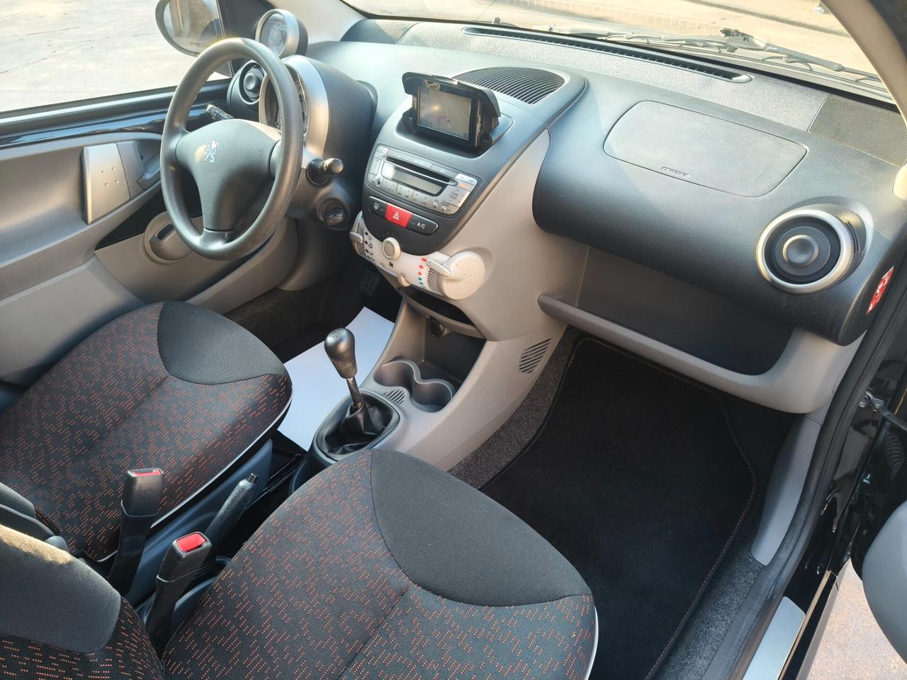 Peugeot 107 1.0 68CV 5p. Sweet Years