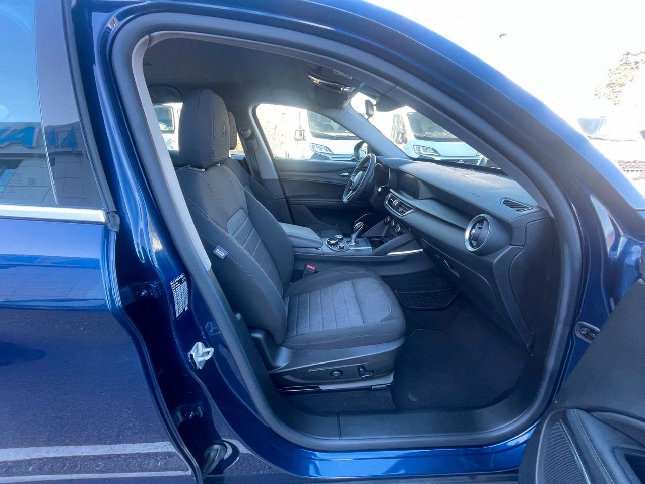 Alfa Romeo Stelvio 2.2 Turbodiesel 180 CV AT8 Q4 Business