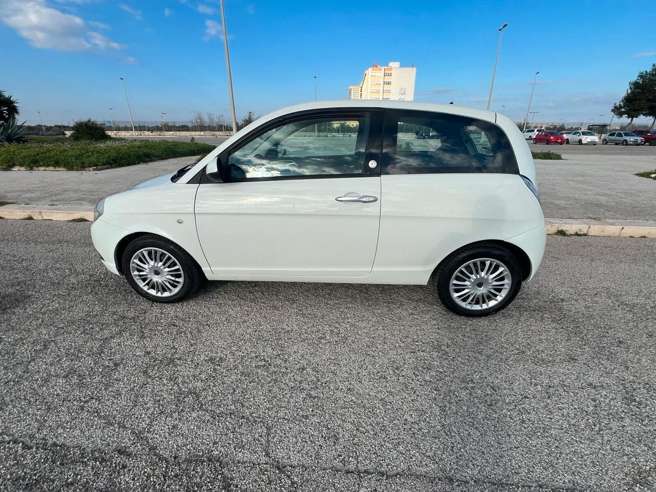 Lancia Ypsilon 1.4 Argento Ecochic GPL 2010