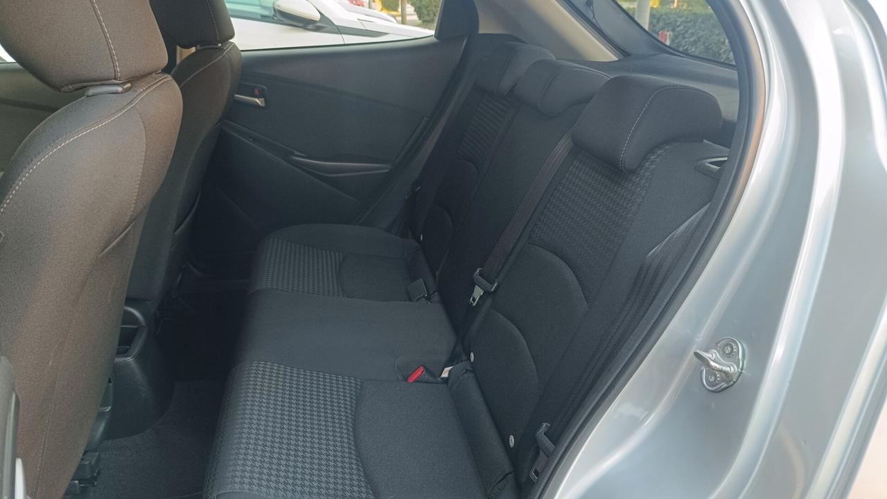 Mazda 2 Mazda2 1.5 Skyactiv-G 90 CV Evolve confort pack connectivity