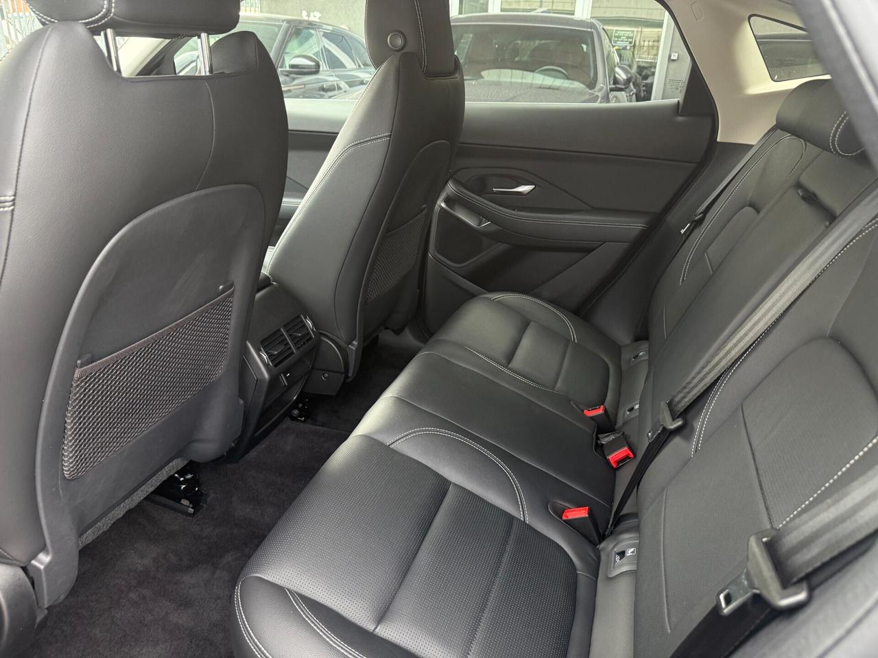 Jaguar E-Pace 2.0d i4 mhev R-Dynamic SE awd (SERVICE IN JAGUAR)