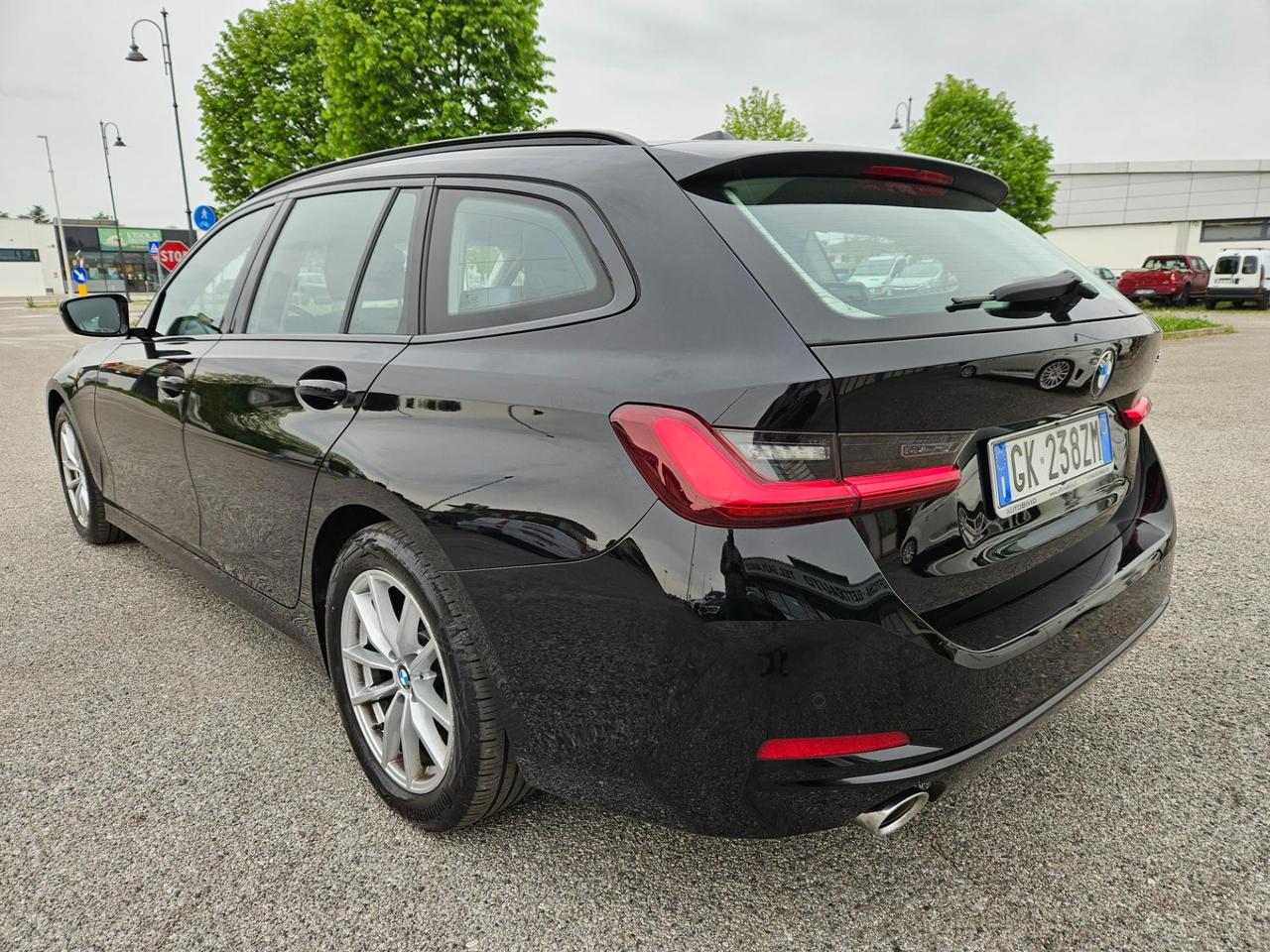 BMW 318 d Touring mhev 48V auto