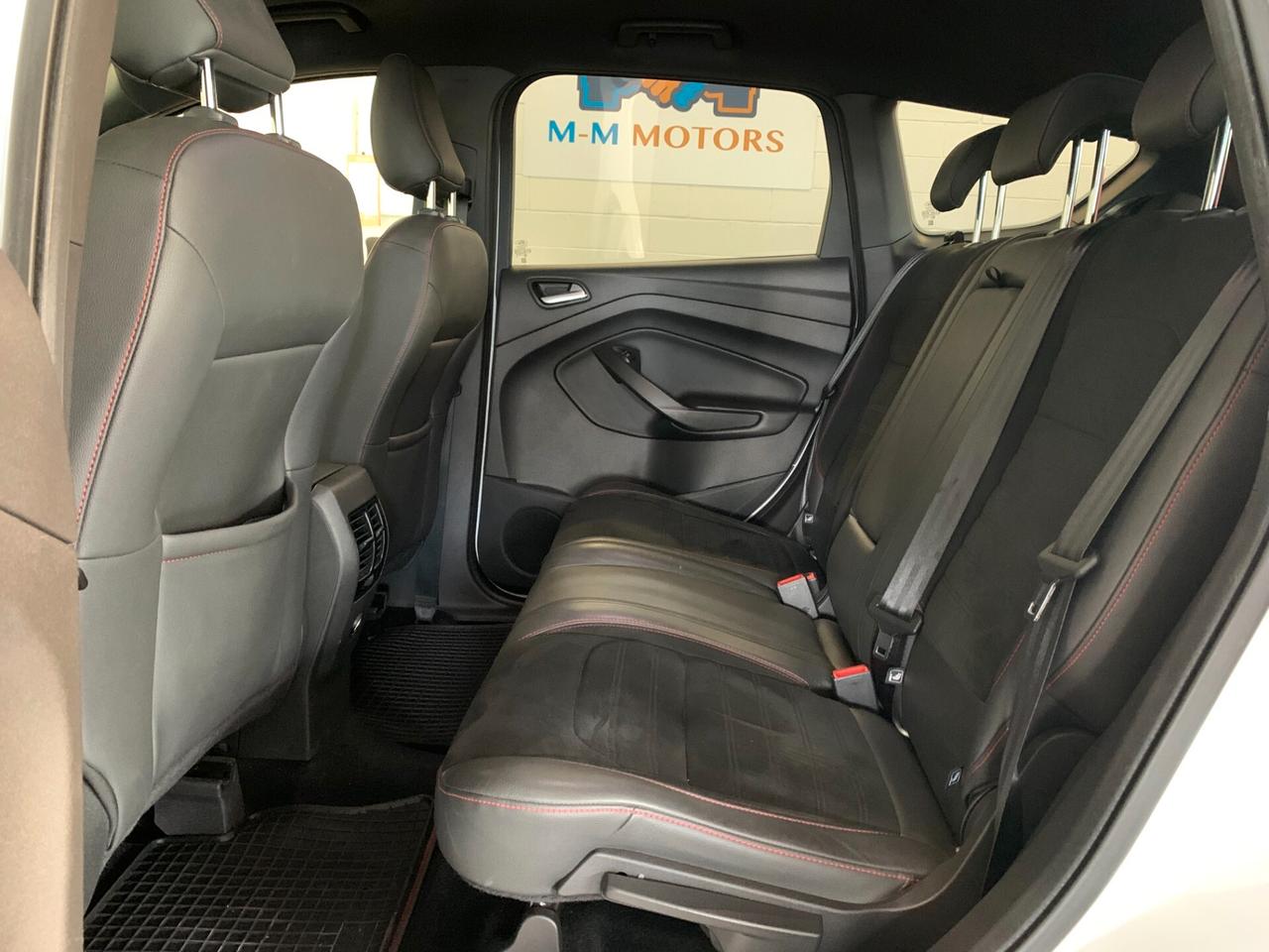 Ford Kuga 1.5 TDCI 120 CV S&S 2WD ST-Line