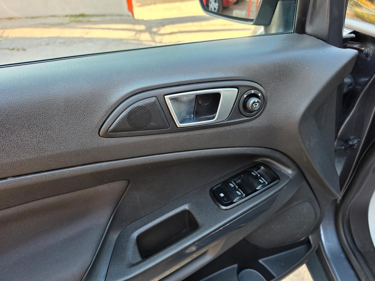 Ford Ecosport 1.5 diesel 05/2017 CV95 Titanium