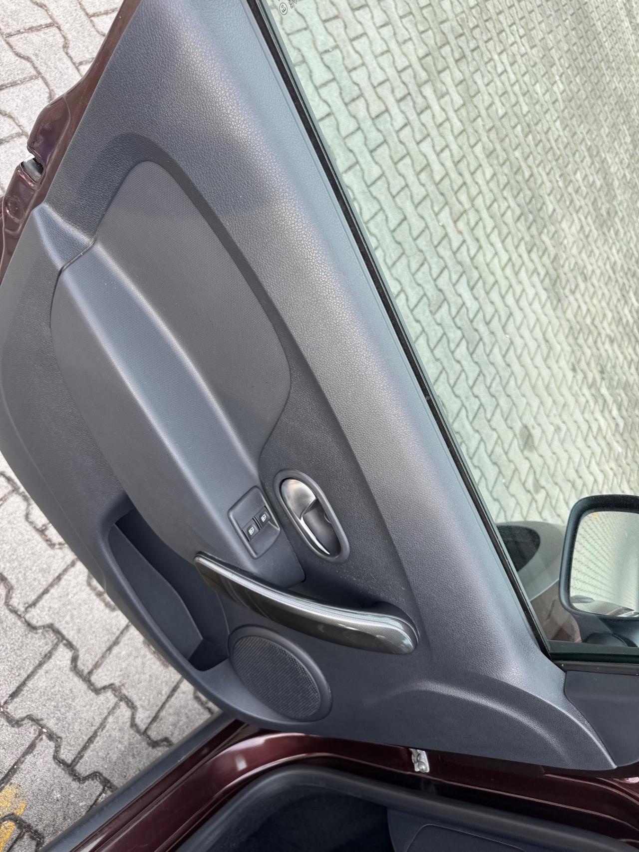 Dacia Sandero Stepway 0.9 TCe 12V TurboGPL neopatentati