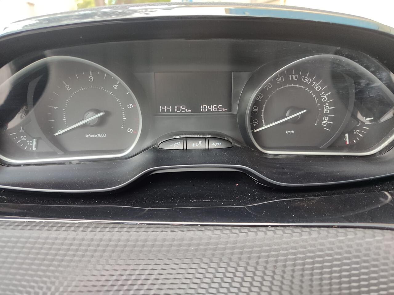 Peugeot 2008 BlueHDi 100 CV Active 2016