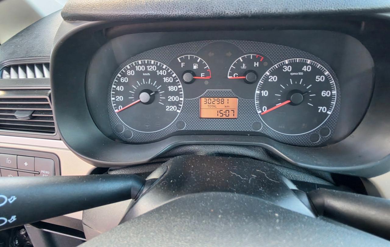 Fiat Grande Punto 1.3 MJT 75 CV 3 porte con 302.000km Neopatentati