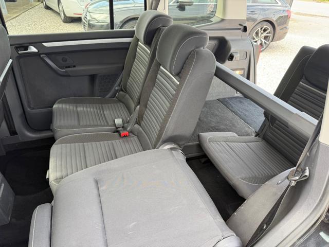 VOLKSWAGEN Touran Business 2.0 TDI 140 CV DSG Highline 7 POSTI
