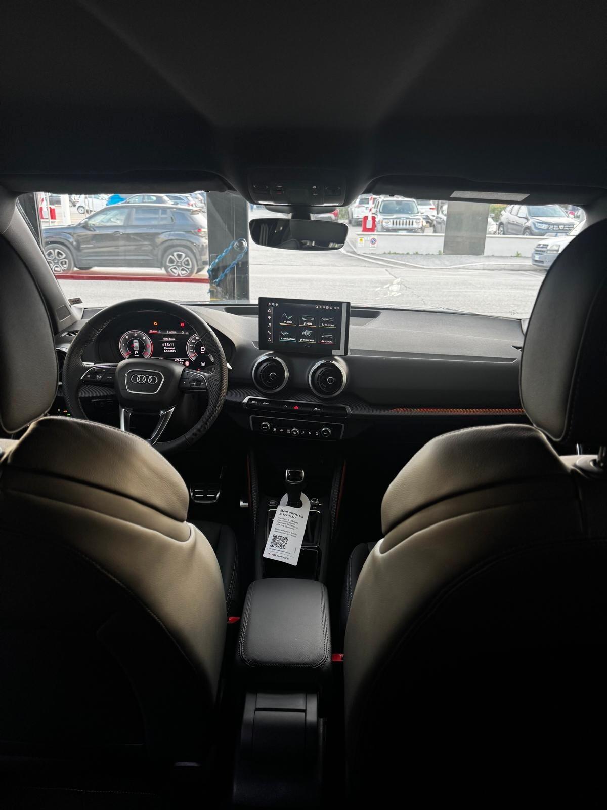 Audi Q2 35 TDI S tronic Identity Black