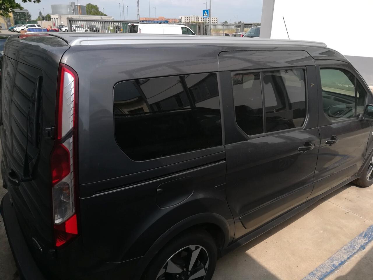 Ford Transit Connect L2 1.5 TD CAMBIO AUTOM.ROTTO