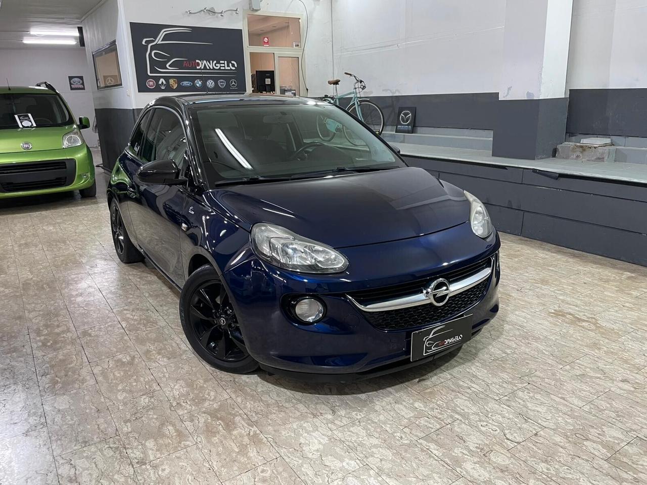 Opel Adam 1.2 70 CV White/Black Link GPL