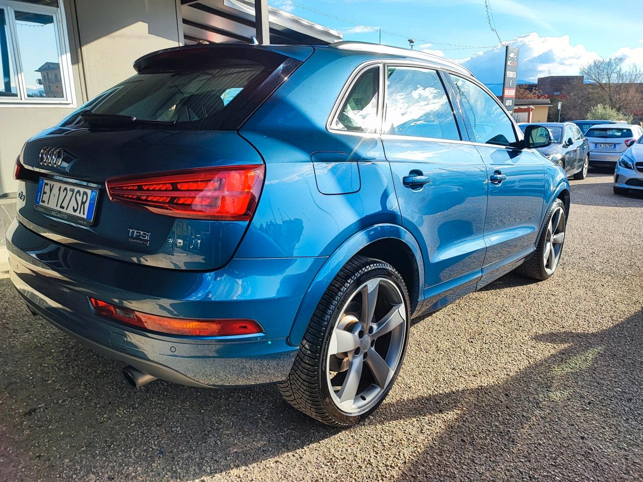 Audi Q3 2.0 TFSI 220 CV quattro S tronic Sport