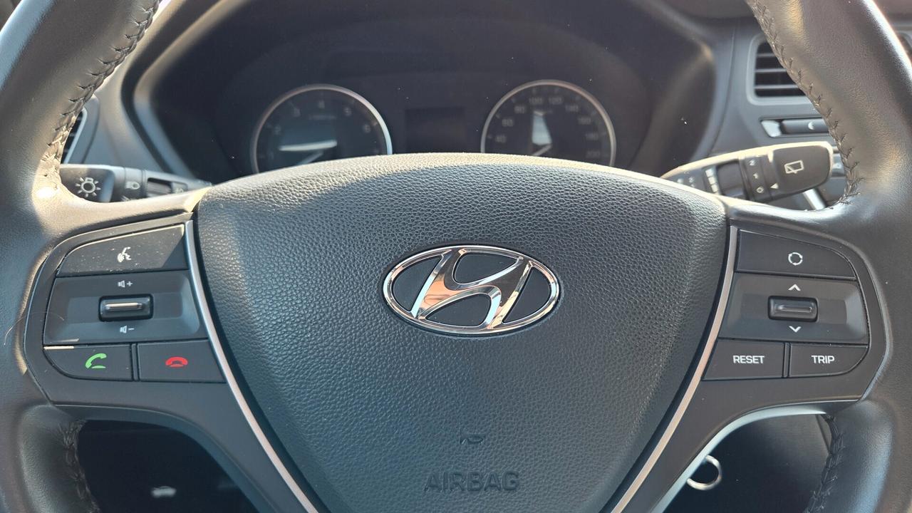 Hyundai i20 1.2 5 porte Blackline GPL