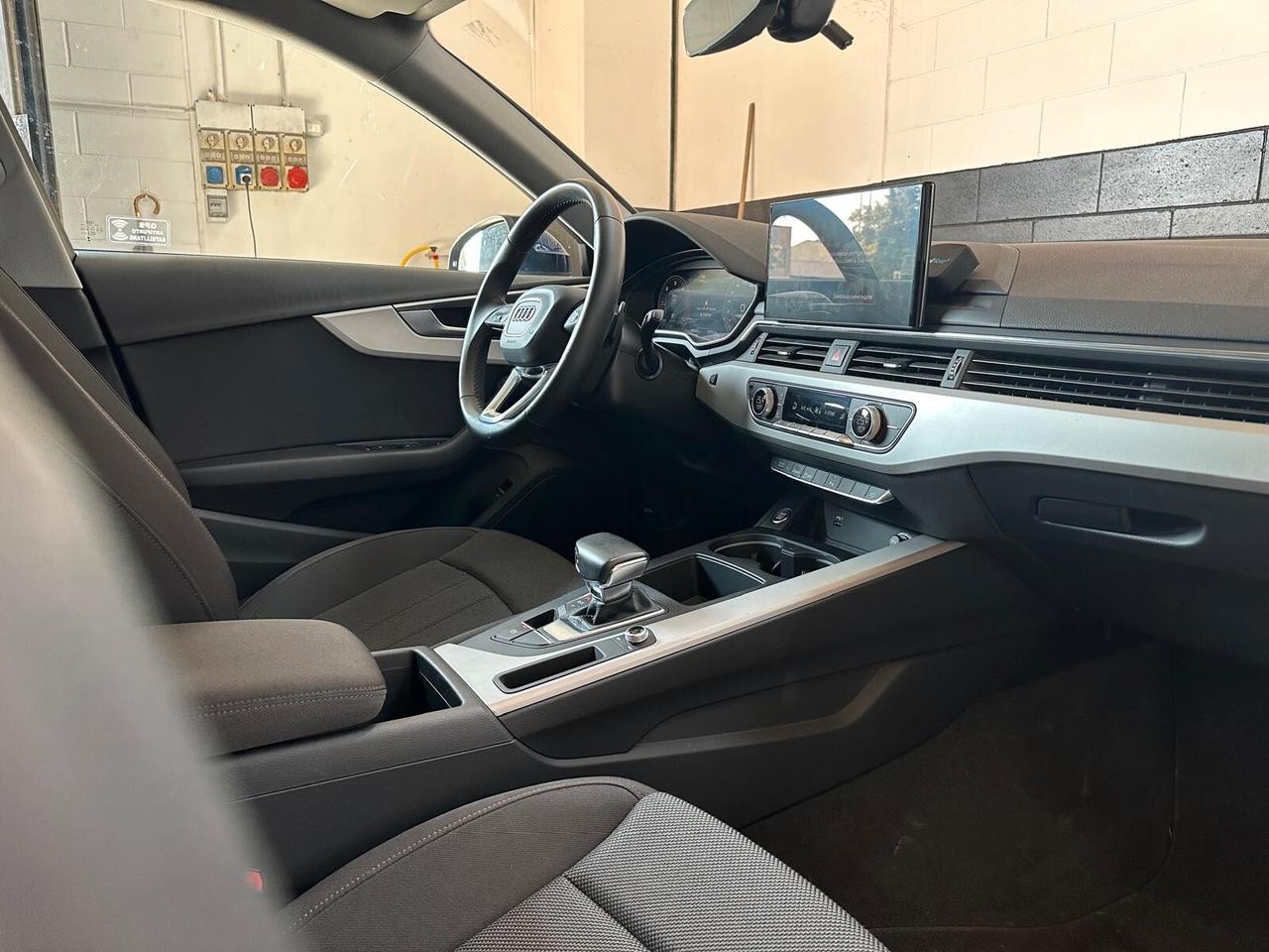 Audi A4 35 TDI/163 CV S tronic line edition