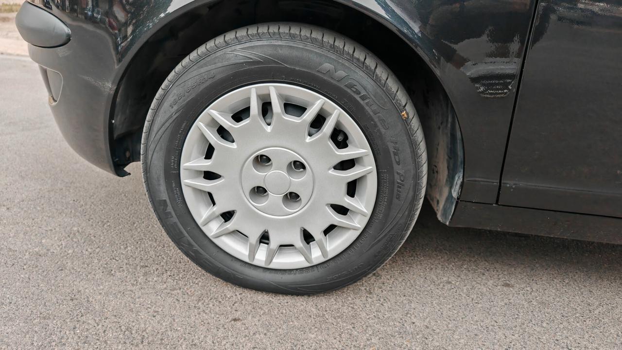 Lancia Ypsilon 1.2 16V Platino