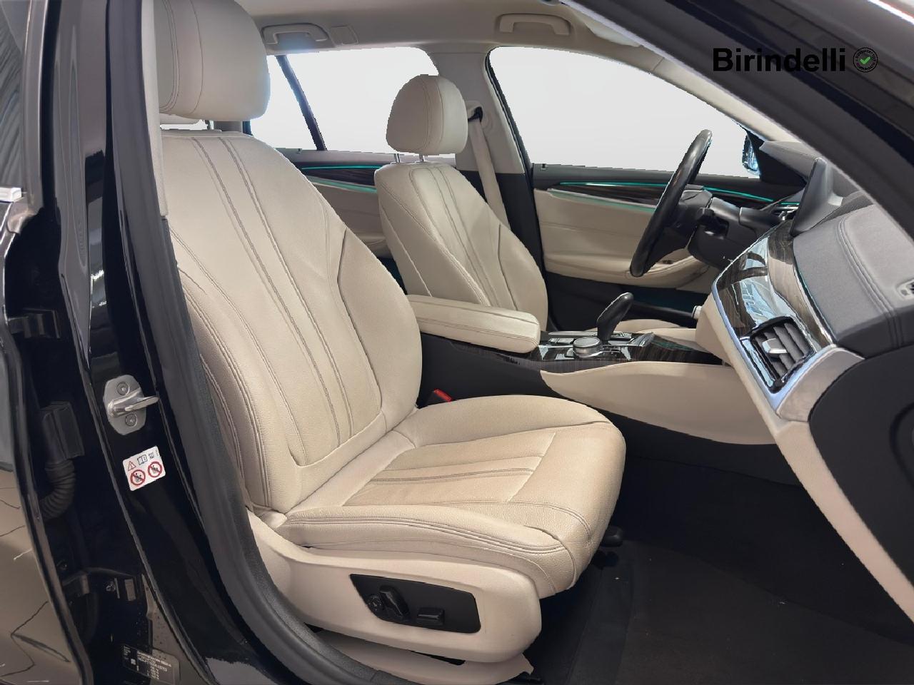 BMW Serie 5(G30/31/F90) - 518d Touring Luxury