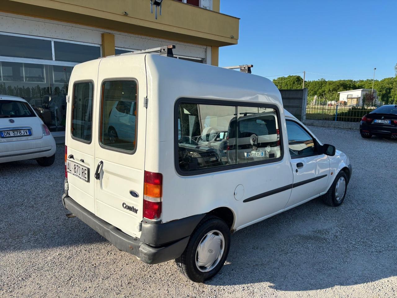 Ford Courier 1.8 diesel cat 3p. Van