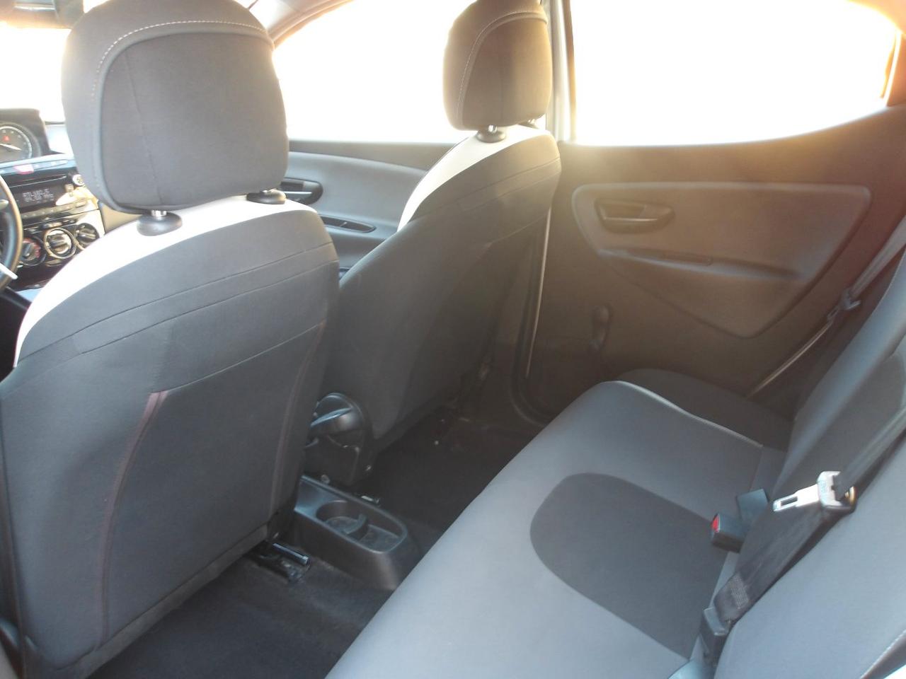Lancia Ypsilon 5 Porte Ypsilon 1.2 8v Silver c/clima 69cv