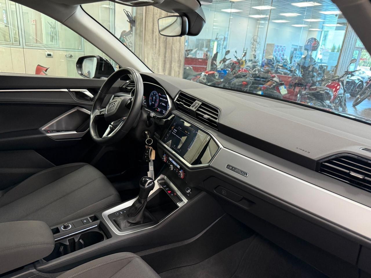 Audi Q3 35 TDI quattro Business Advanced