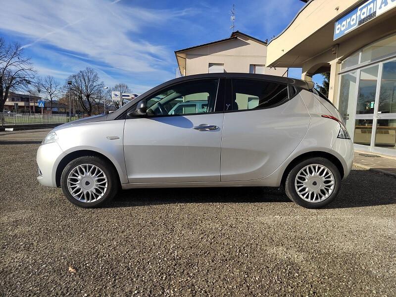 Lancia Ypsilon 1.2 69 CV 5 porte Silver
