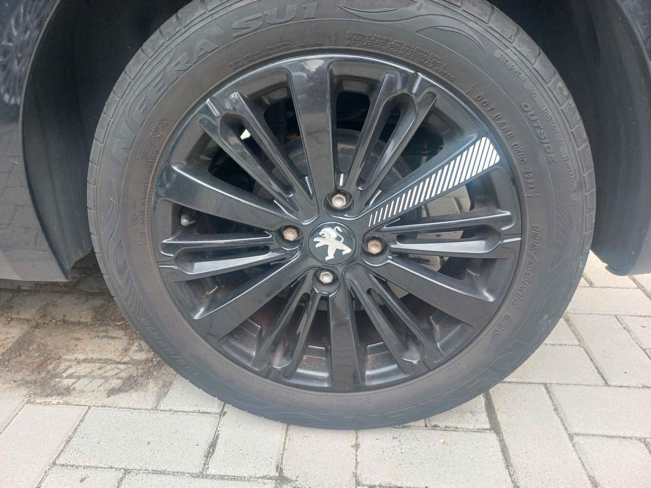 Peugeot 208 BlueHDi 75 5 porte Touch