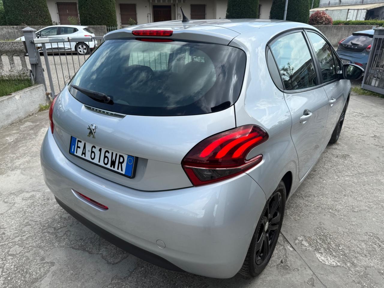 Peugeot 208 1.4 HDi 68 CV Led unico prop. 2015