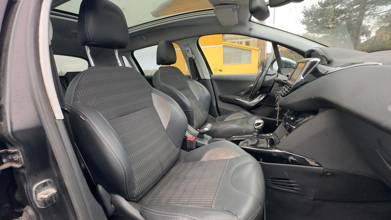 Peugeot 2008 1.2 Turbo benzina CV 130 Black Matt