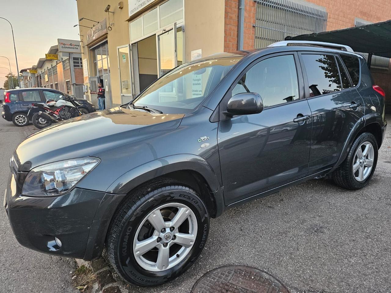 Toyota RAV4 2.2 D-4D 177cv Luxury*Pelle*Navi*