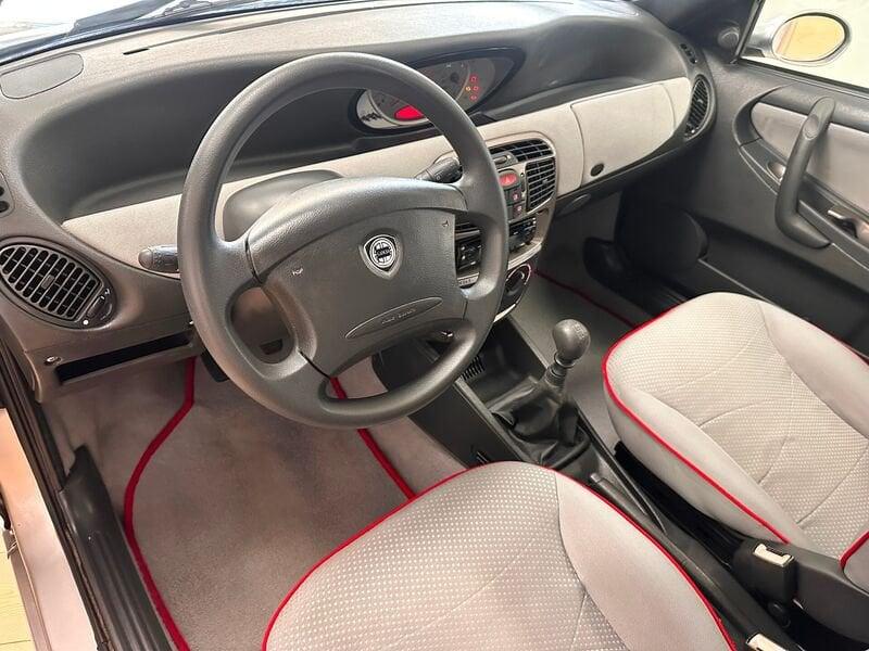Lancia Y 1.2i 16V cat LS
