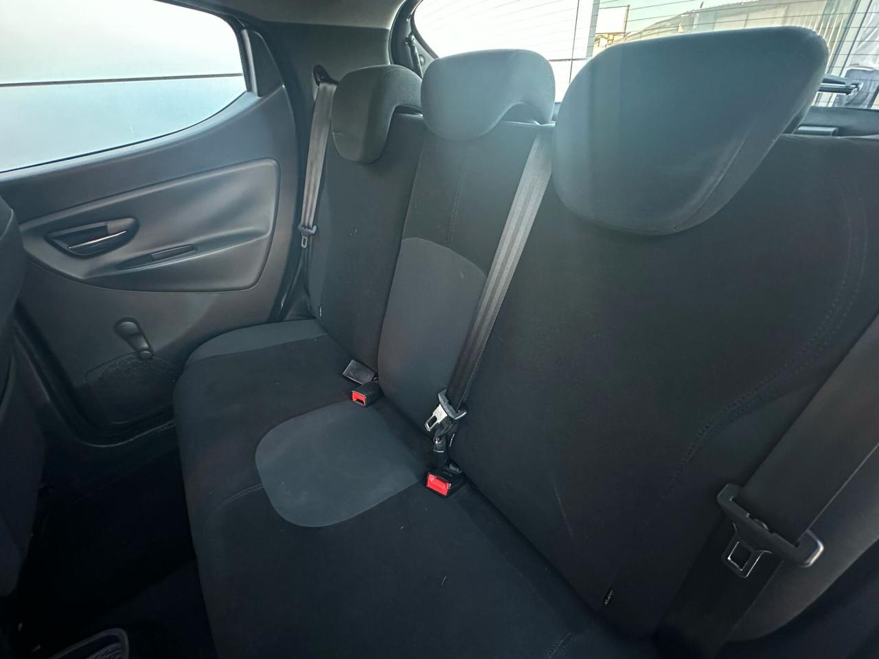 Lancia Ypsilon 1.3 MJT 16V 95 CV 5 porte