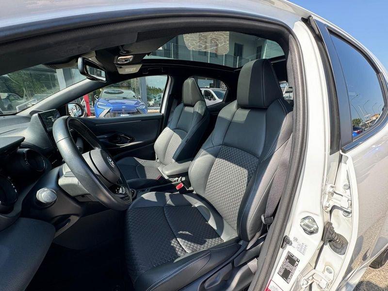 Toyota Yaris Hybrid Lounge MY22