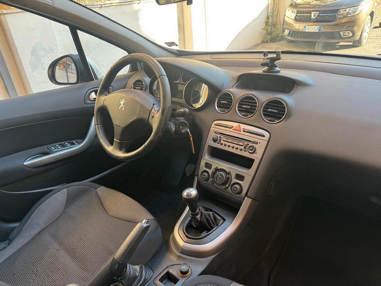 PEUGEOT 308 1.6 HDi 90CV 5 porte Tecno