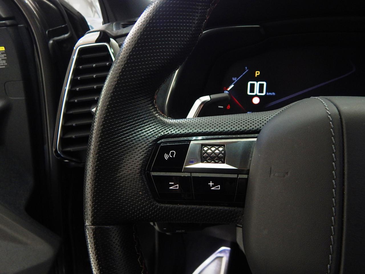 DS Automobiles DS 7 Crossback 1.5 bluehdi Performance Line+ 130cv Aut NAVI-PELLE