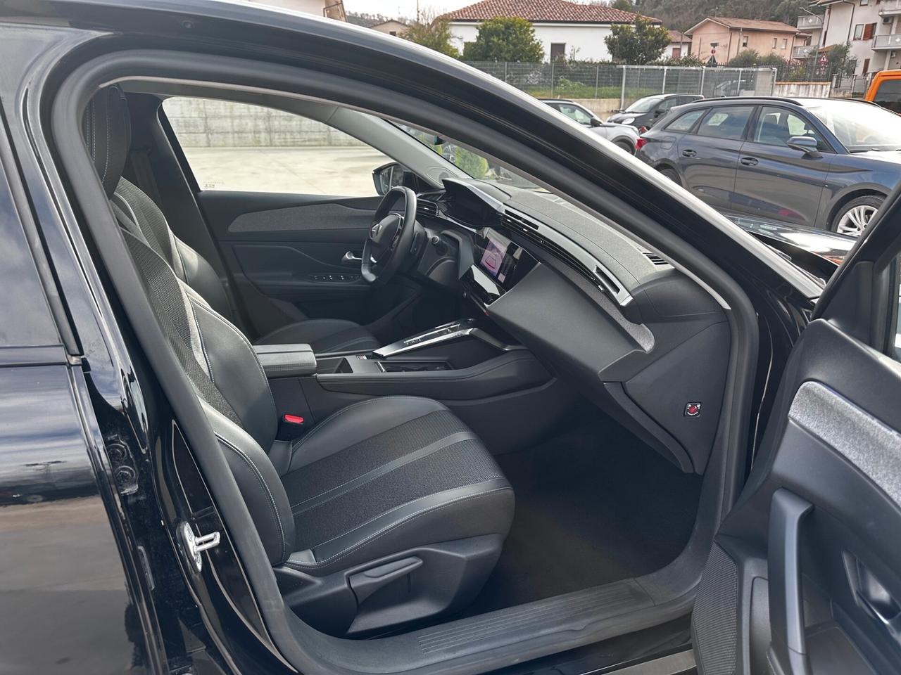 Peugeot 308 BlueHDi 130 S&S EAT8 SW Allure