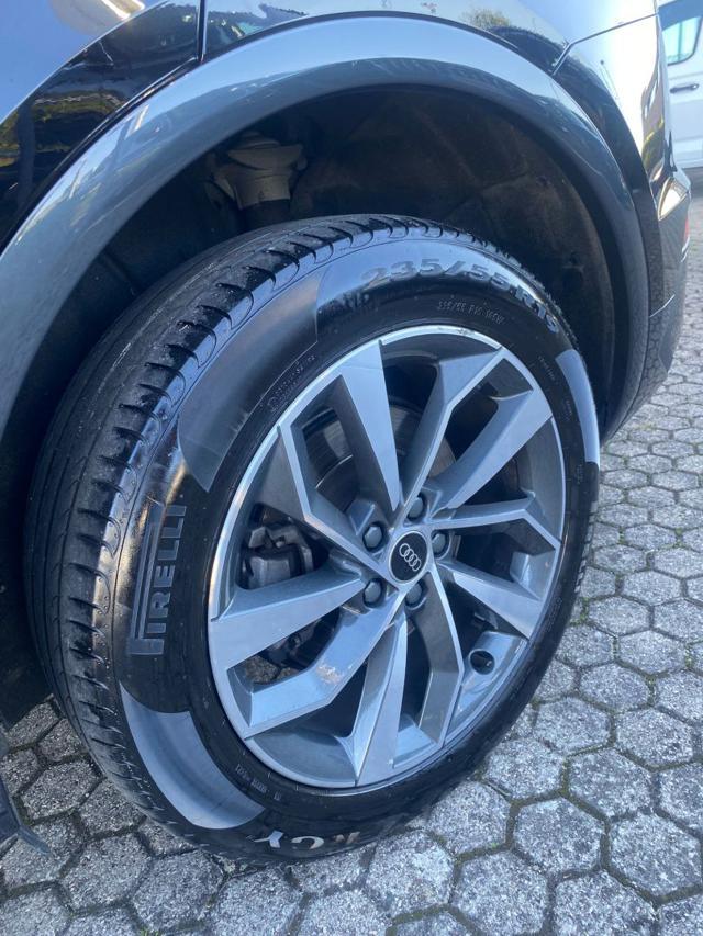 AUDI Q5 40 TDI quattro Business Advanved FARI MATRIX