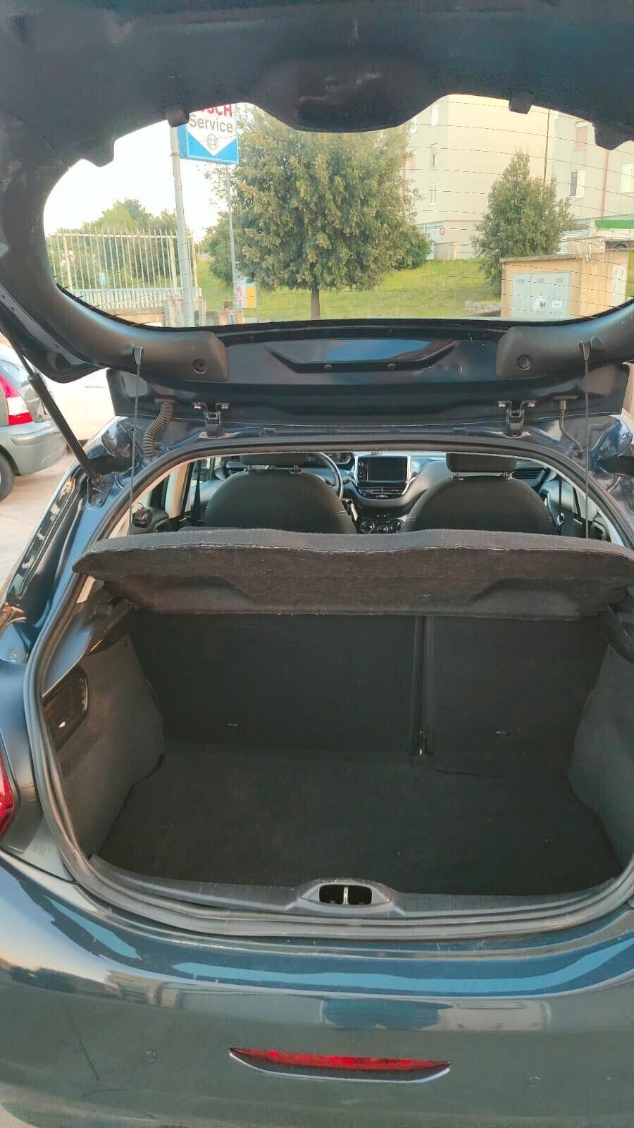 Peugeot 208 BlueHDi 75 5 porte Touch