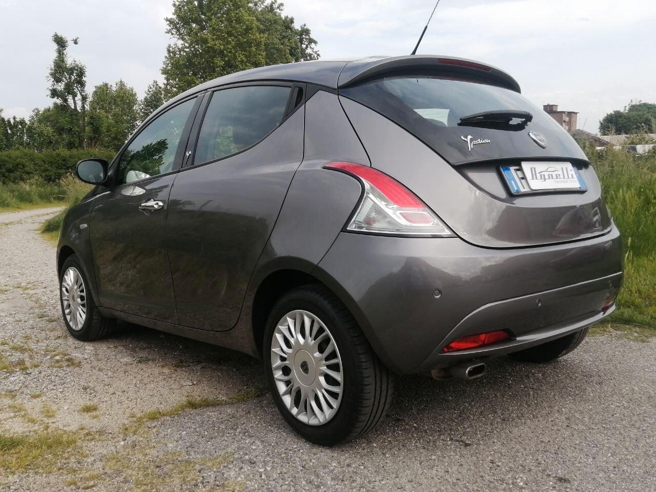 Lancia Ypsilon 1.3 MJT 95 CV 5 porte Gold