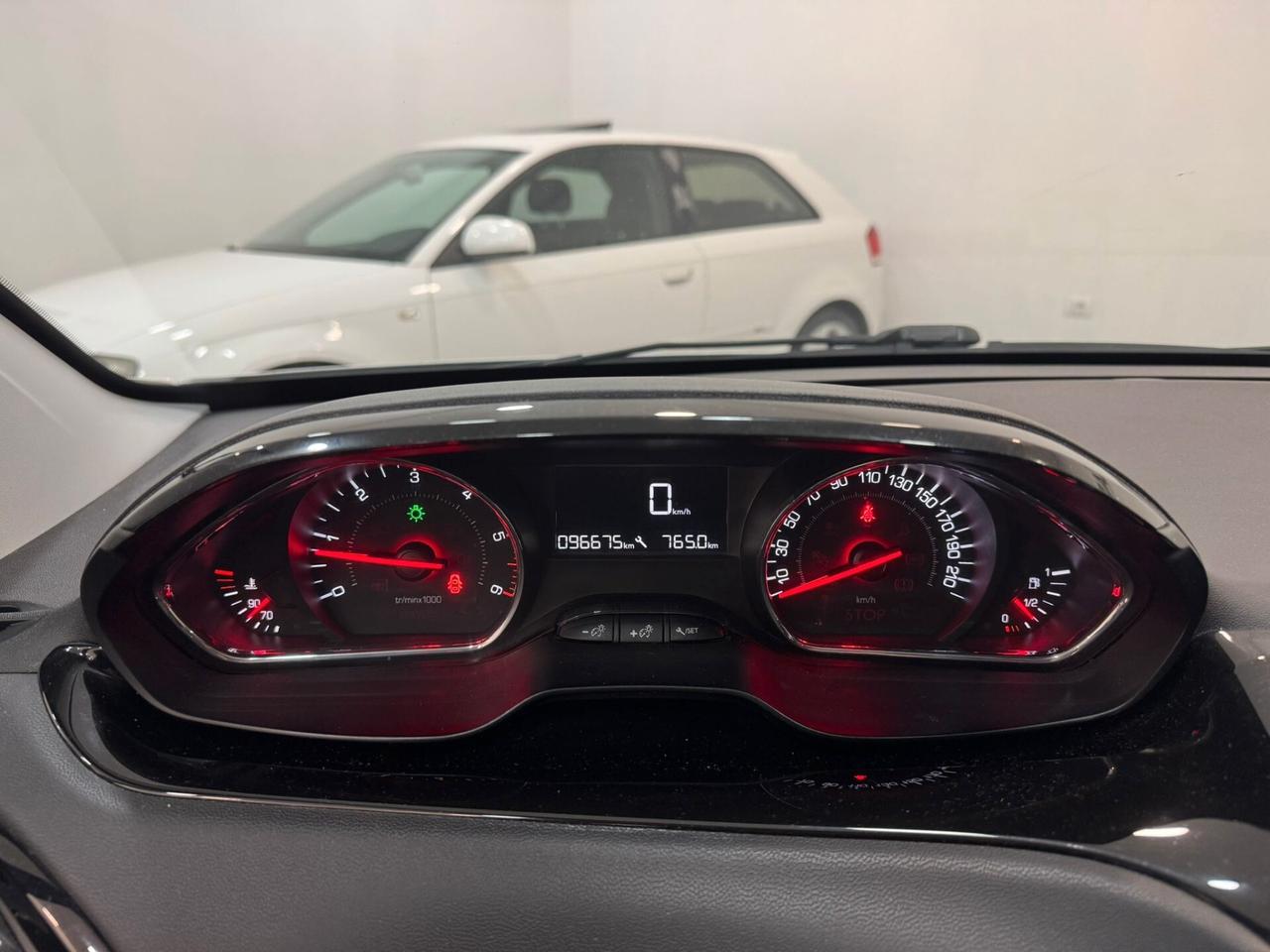 Peugeot 208 gpl porte Allure