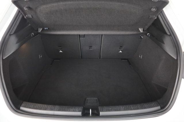 MERCEDES-BENZ A 180 A 180 d Automatic Business Extra