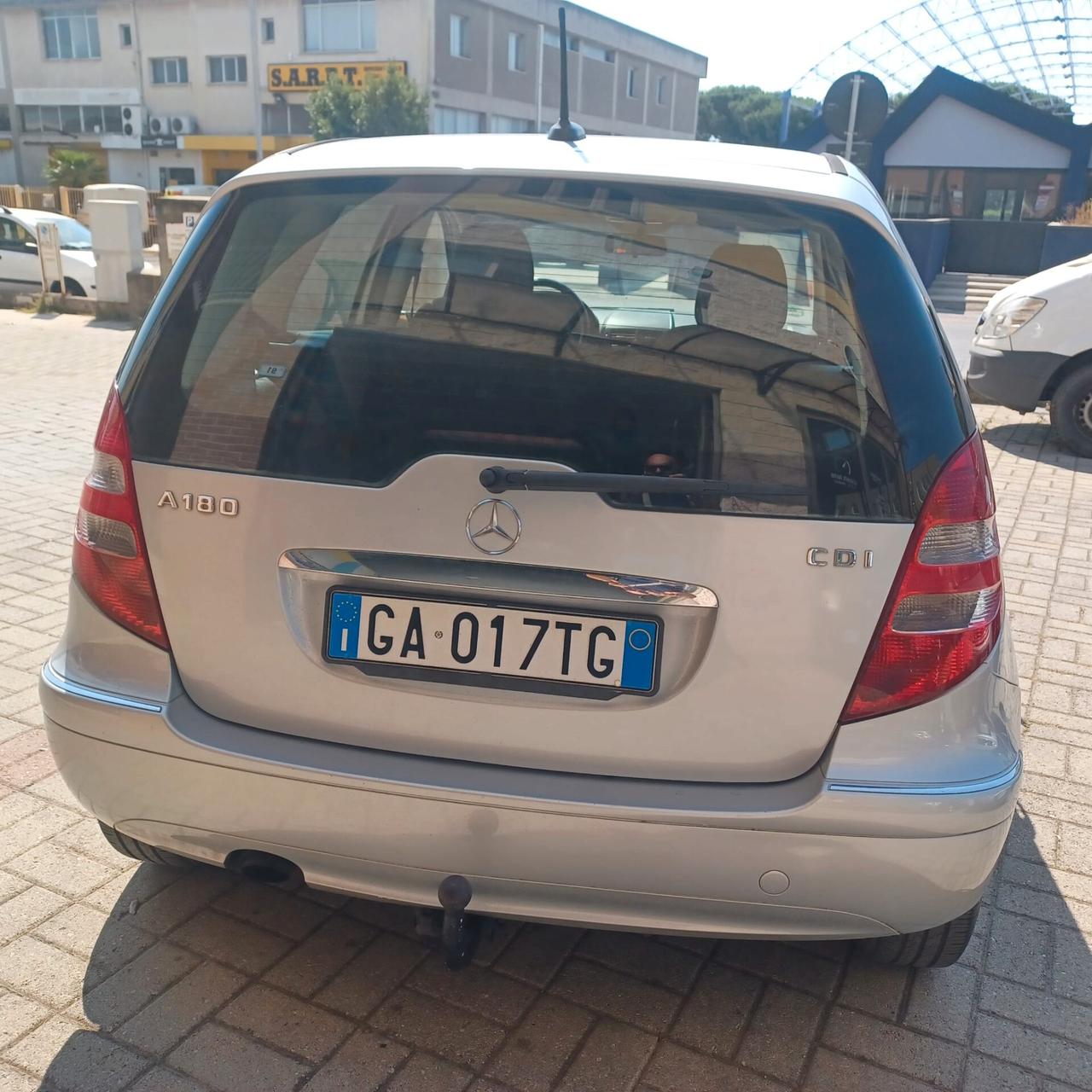 AUTOMATICA NEOPATENTATI CLASSE A 2.0TDI CON GANCIO DI TRAINO