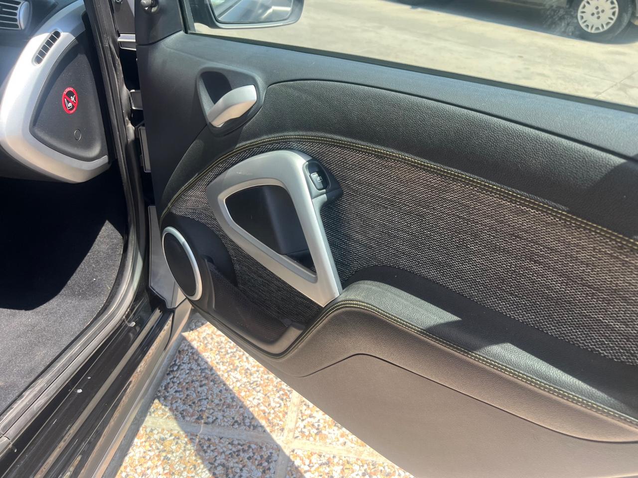 Smart ForTwo 1000 52 kW coupé limited two MHD