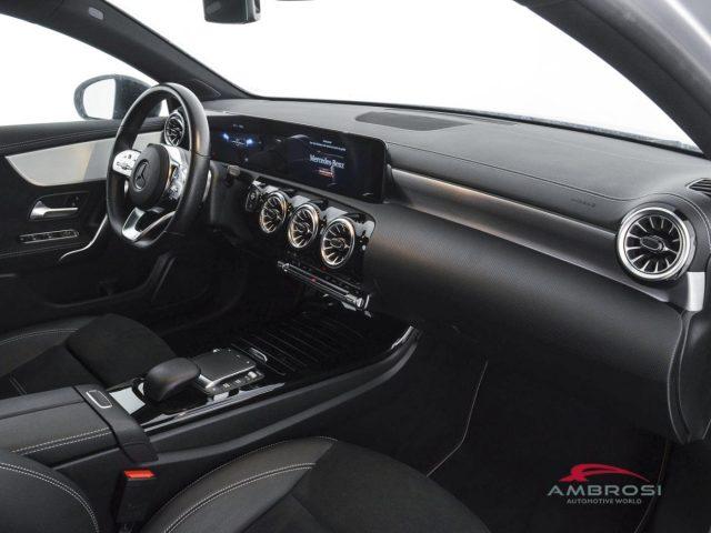 MERCEDES-BENZ A 180 180 d Automatic Premium