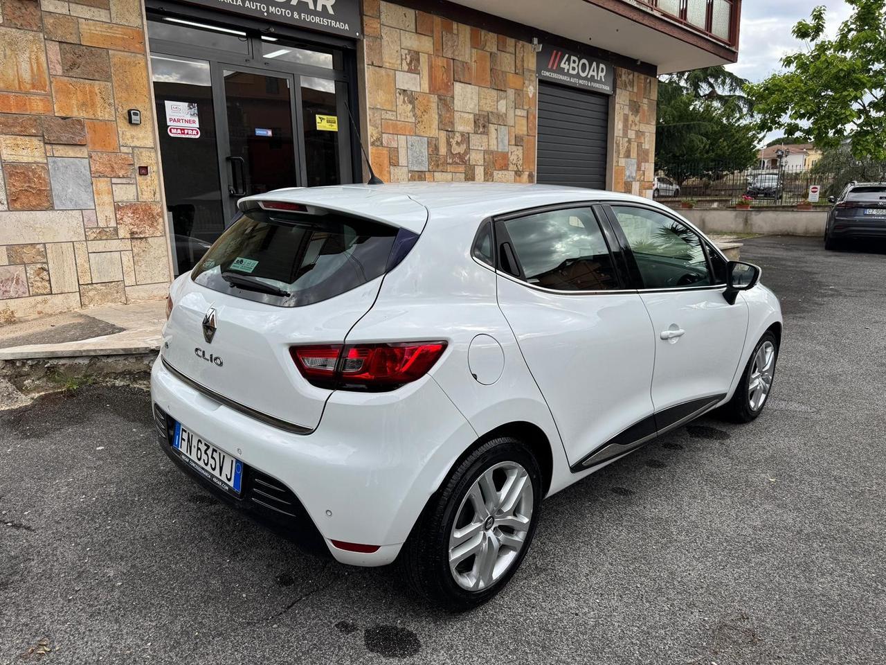 Renault Clio 1.2 benzina 75cv - Garanzia 24 Mesi