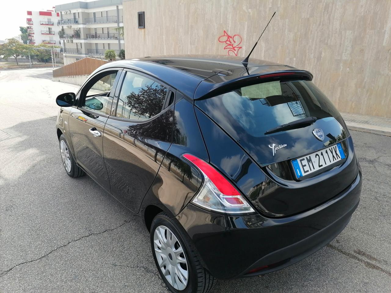 Lancia Ypsilon 1.2 69 CV *115.000 km* 2012