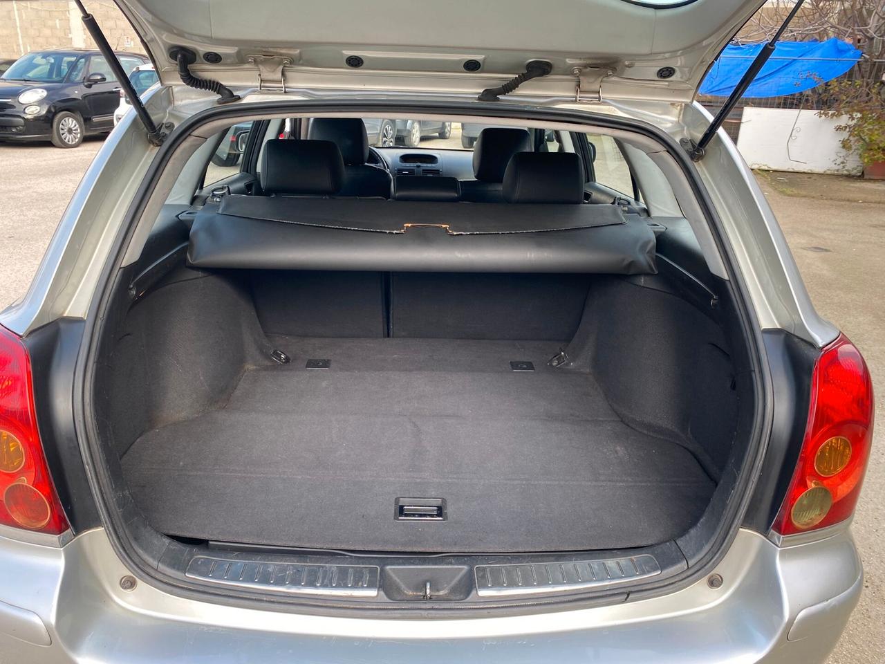 Toyota Avensis 2.0 tdi 115cv full opt sw 2003