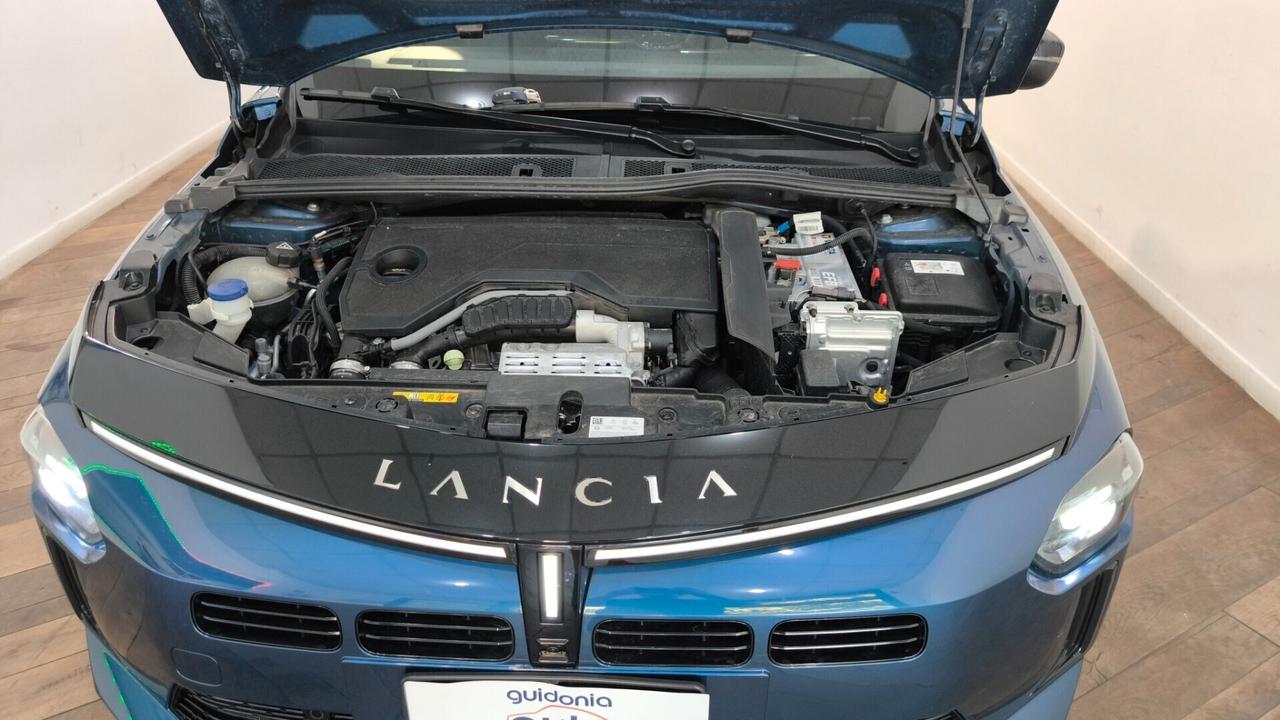 Lancia Ypsilon Hybrid e-DCT Edizione Cassina