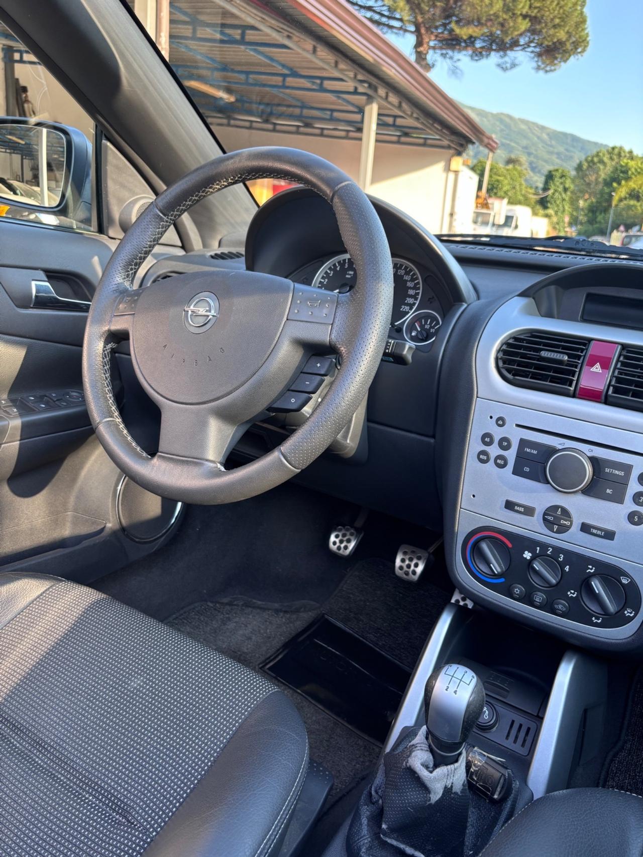 Opel Tigra TwinTop 1.4 16V Sport