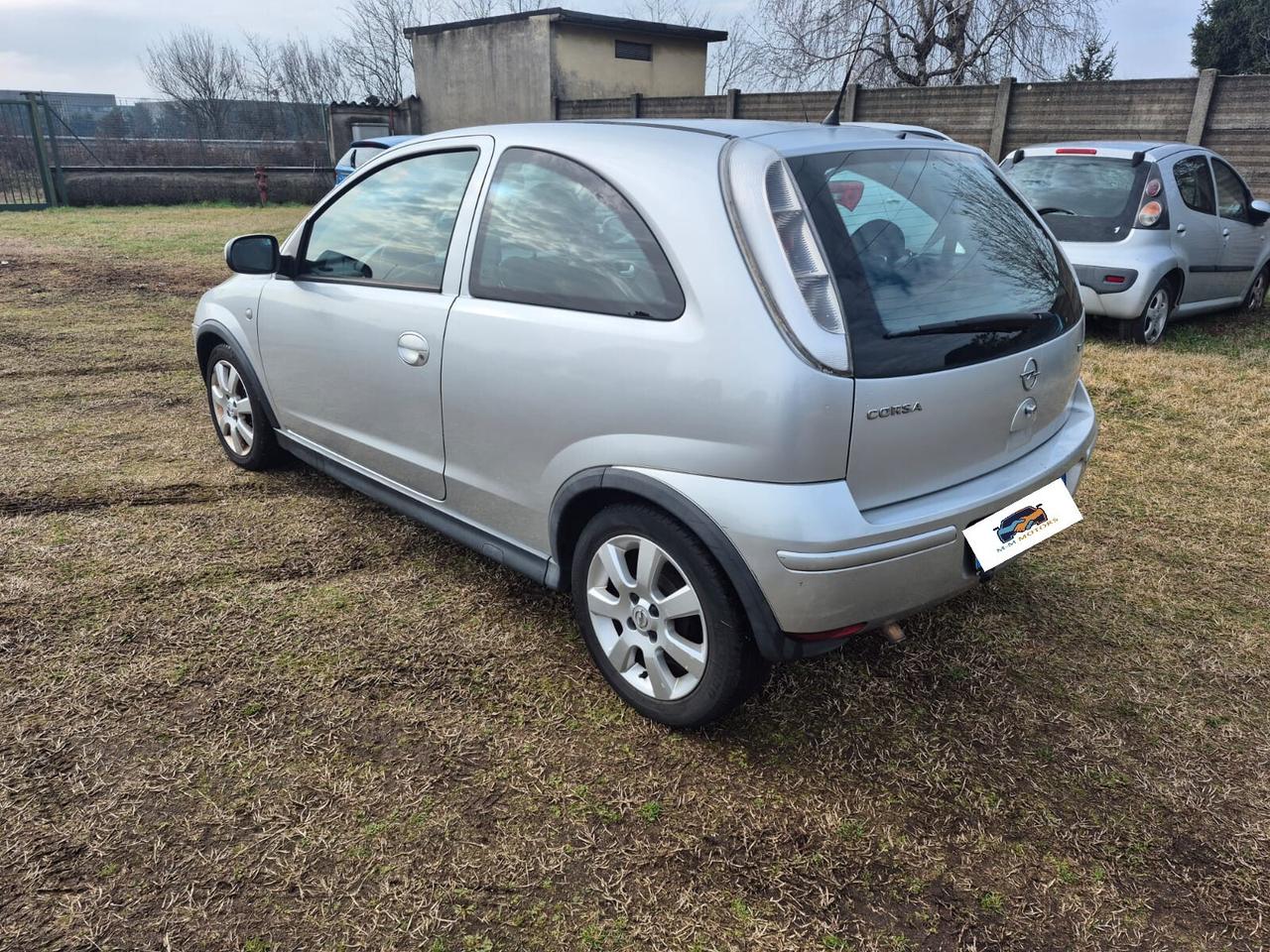 Opel Corsa 1.2i Twinport CAMBIO AUTOMATICO