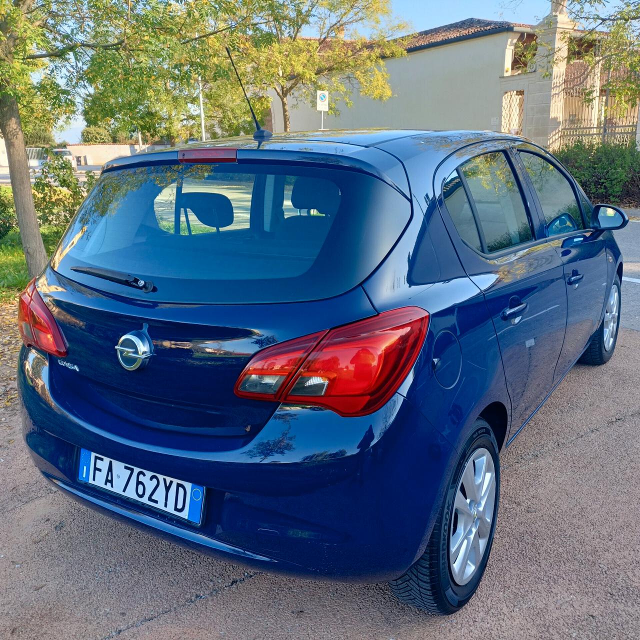 Opel Corsa 1.4 90CV GPL NEOPATENTATI 2015