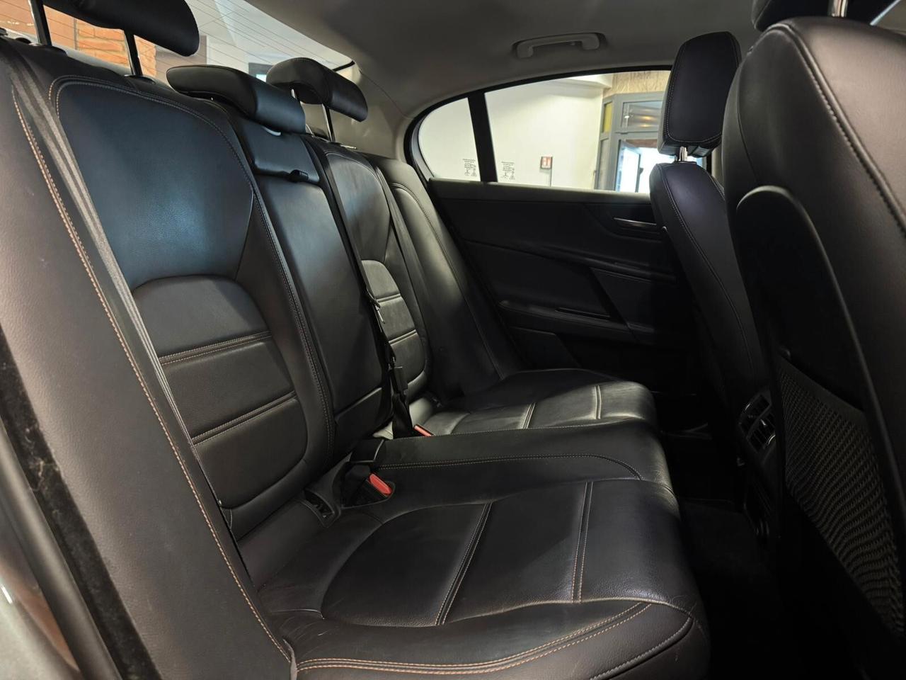 Jaguar XE 2.0 D 180 CV AWD aut. Prestige Business Edition